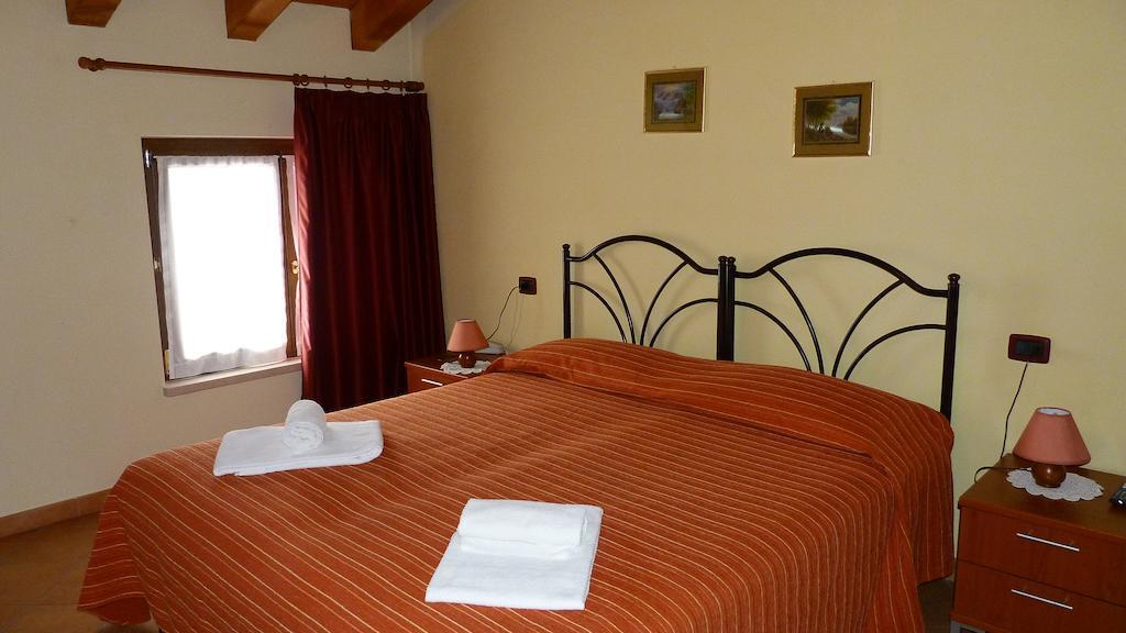 Agriturismo Ai Due Volti Доссобуоно Номер фото